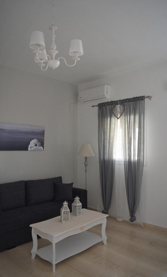 Anezinas Place Apartment Perissa  Exterior photo